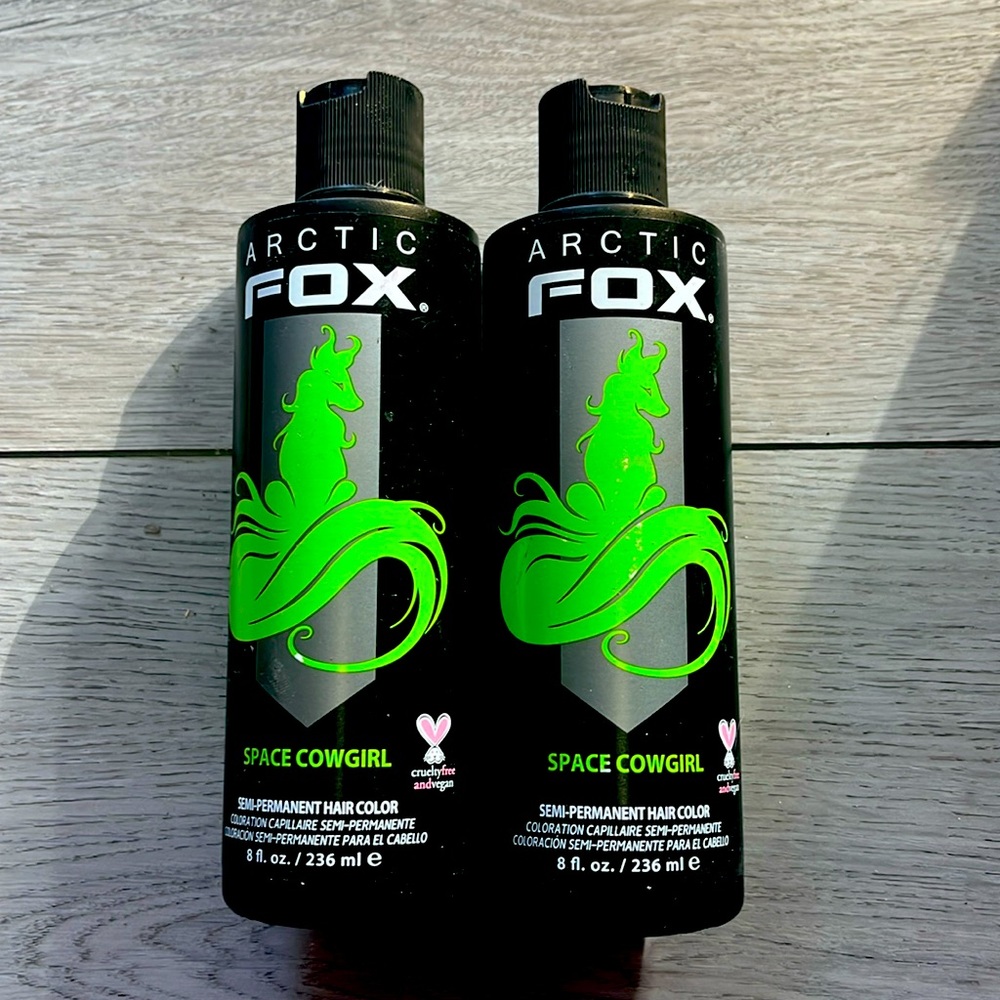 ARCTIC FOX SEMI-PERMANENT HAIR COLOR